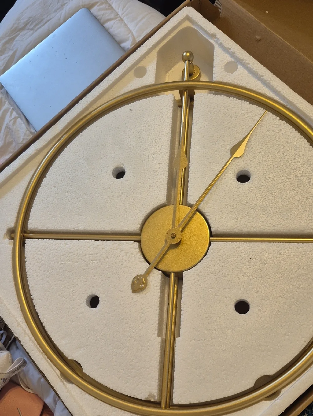 ORFOFE Decorative Art Wall Clock Metal Frame Silent Non-Ticking Design
